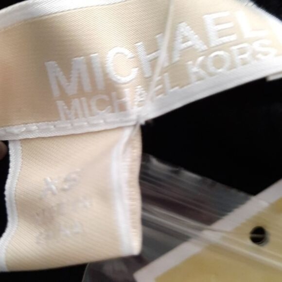 Michael Michael Kors NWT Black Bat Wing Sleeve Kangaroo Pocket Sweater Size XS - Picture 3 of 4